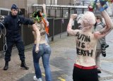 Активистки FEMEN задержаны в Брюсселе при попытке пикетировать делегацию Пу ...