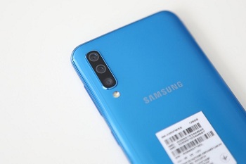     Samsung Galaxy 50
