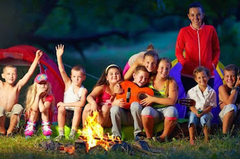 Как выбрать лагерь для отдых ребенка: правила и особенности