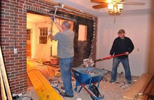 Демонтаж стен дома: способы, правила и этапы