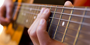 Обучение игры на гитаре: правила и советы