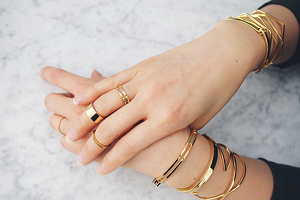 Золотые браслеты для девушек: модные тенденции и как выбирать