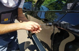 Rules and features of the procedure for opening a car safely and legally